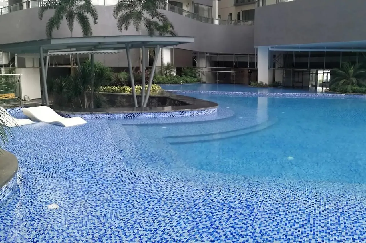 Harzaf Homestay At R&F Princess Cove Johor Bahru Apartment
